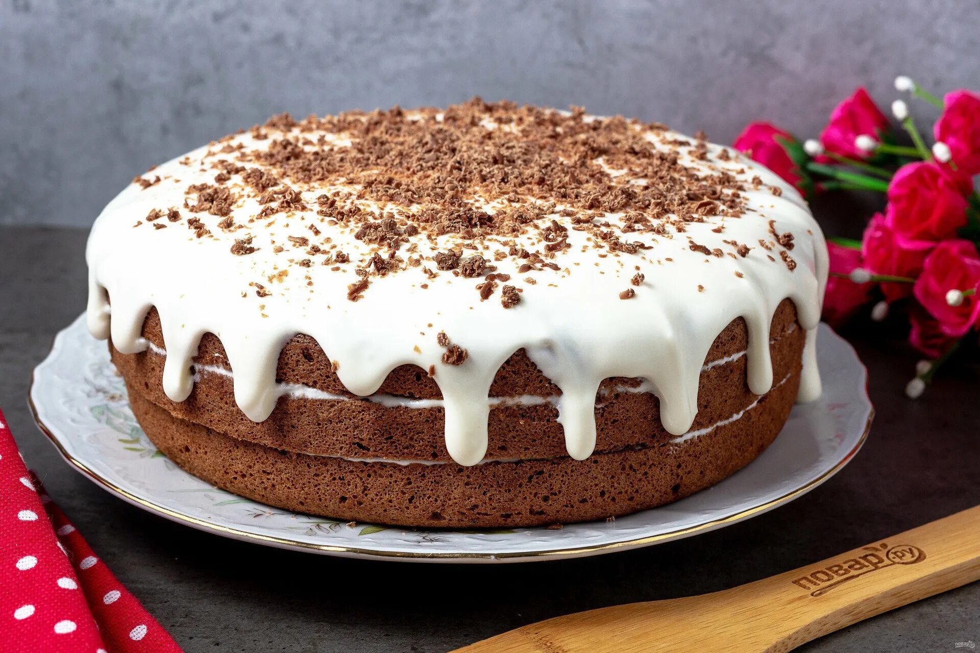 Торт сметанник рецепт с фото пошагово классический. Торт сметанник шоколадный. Торт сметанник бисквитный. Торт сметанная Королева. Шоколадно сметанный торт.