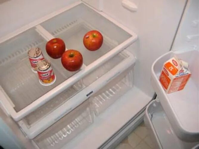 2 apples in the fridge
