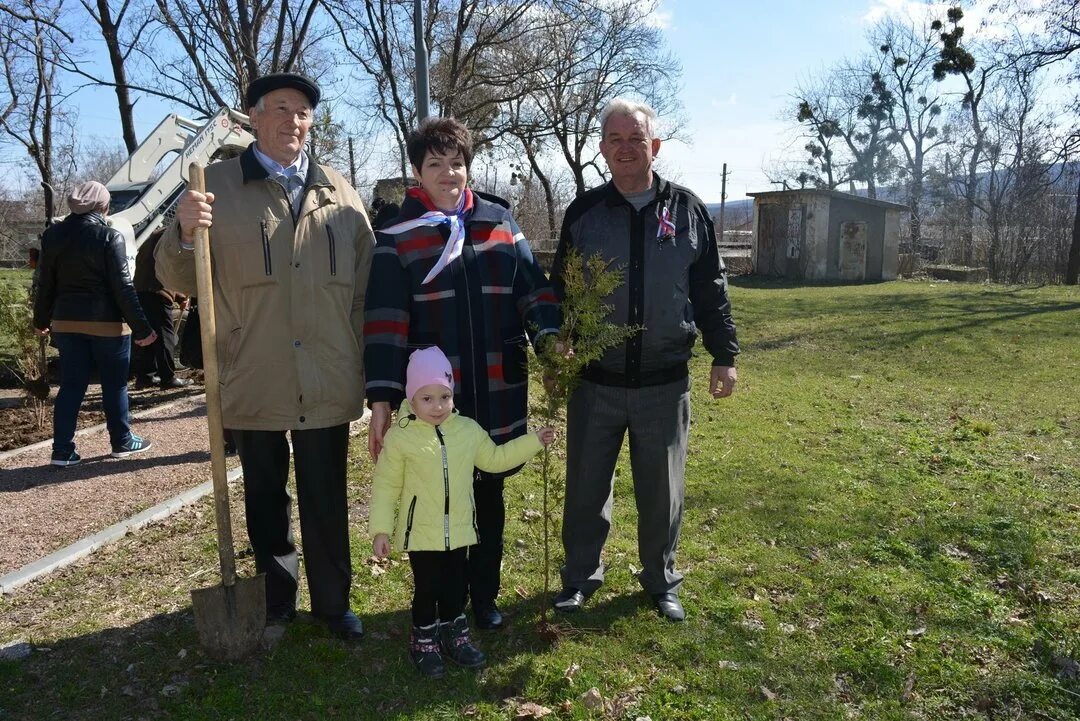 Погода крым кировский район село. Старый Крым Кировский район. Администрация старого Крыма. Старый Крым глава администрации. Администрация города старый Крым.