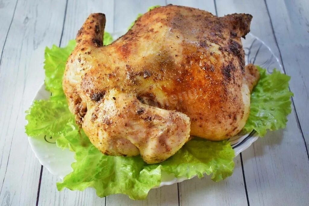 Курица гриль в духовке целиком с хрустящей. Курица в духовке с хрустящей корочкой. курица в духовке с корочкой. жареная курица в духовке с хрустящей корочкой. курочка в духовке с хрустящей корочкой.