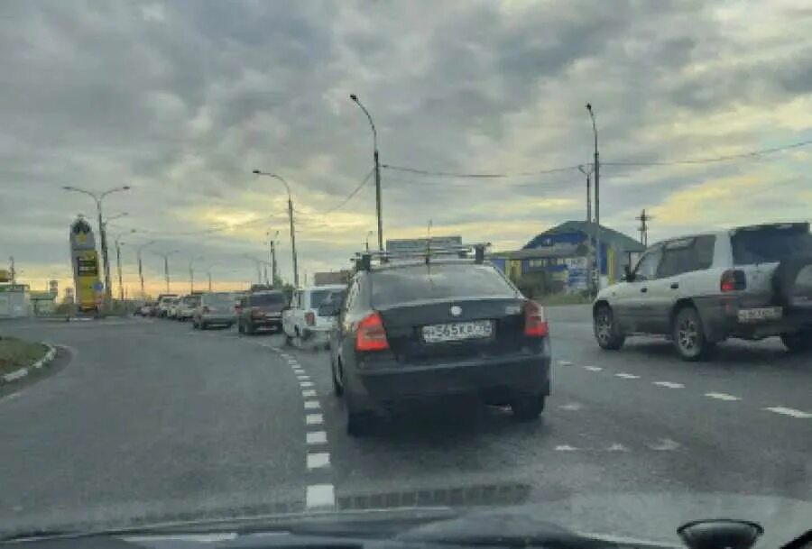 Пробка в абакане сегодня. Перекрёсток торосова-дружбы народов абакан фото со стороны собора. Пробка в абакане сегодня. Абакан улицы с односторонним движением. Пробка челябинск на мосту.