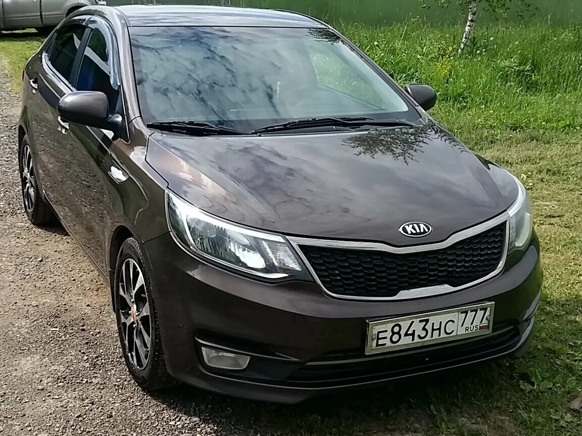 Киа рио 2015 год 1.6. Kia Rio 3 коричневый. Киа Рио седан 2016 коричневый. Киа Рио 3 Рестайлинг коричневая. Рио Рестайлинг 2015.