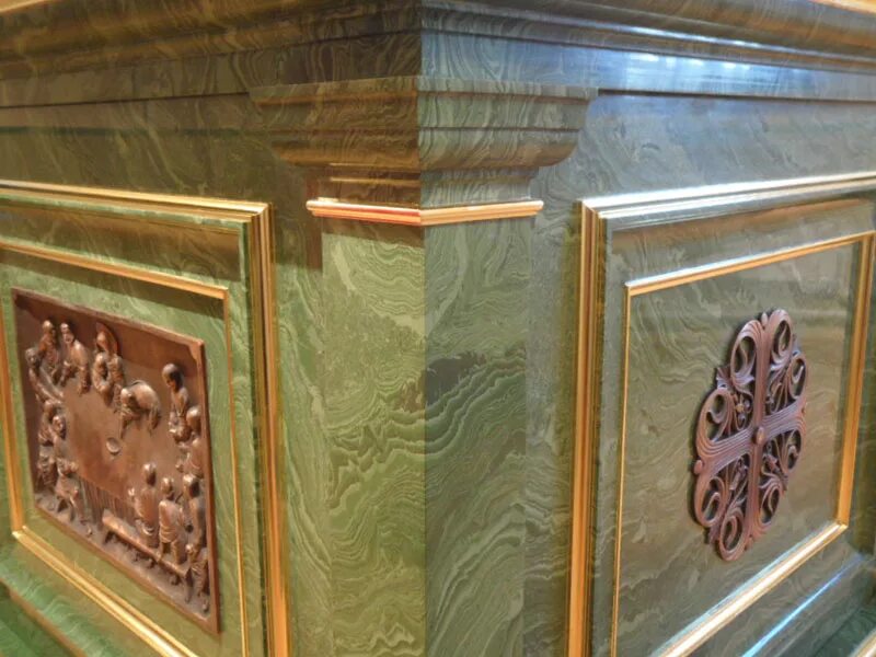 Скаглиола оселковый мрамор. Оселковый мрамор оселок. Мрамор sarrancolin. Оселковый мрамор стукко. Скальола + венецианка.