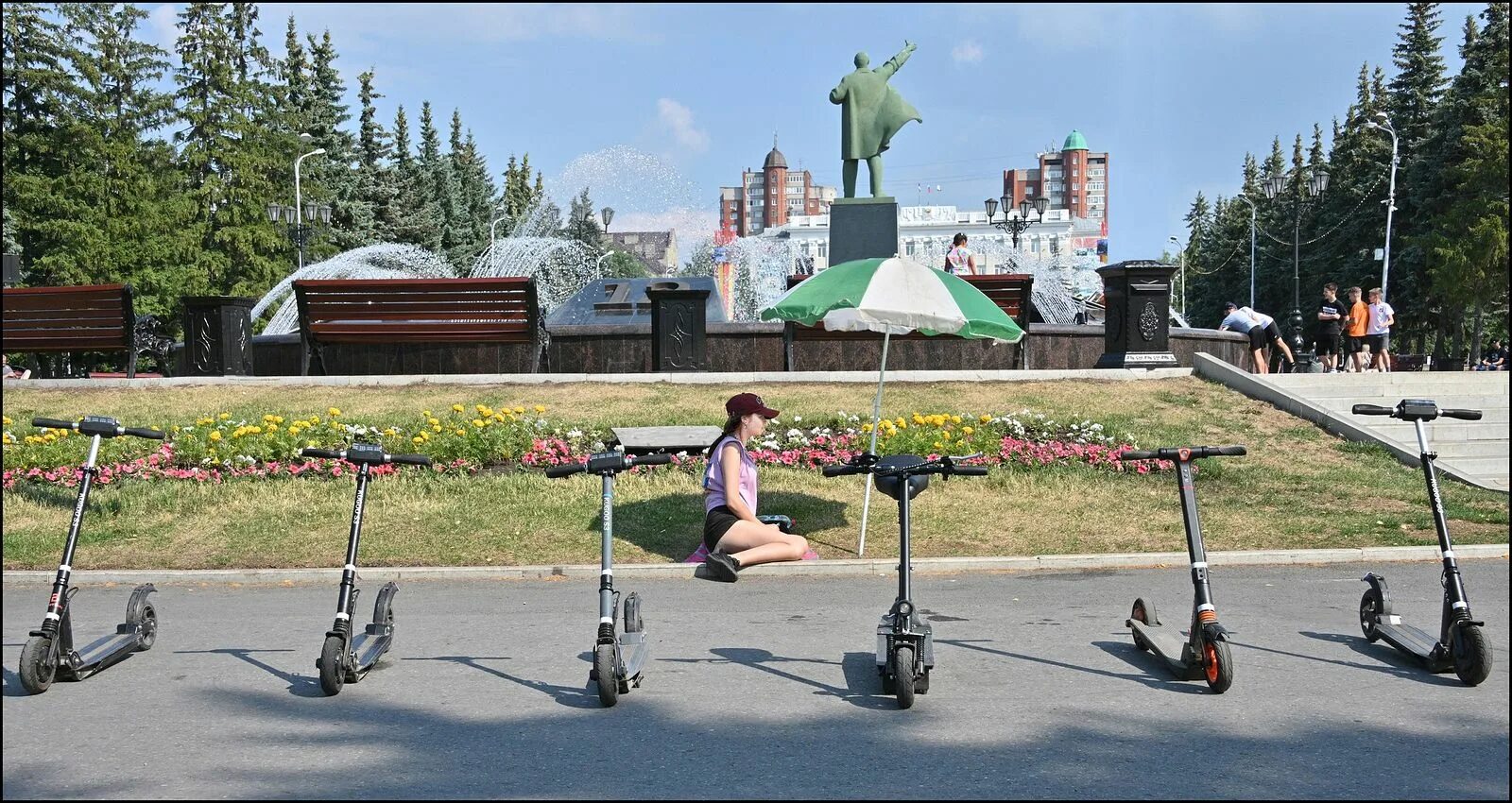 Прокат самокатов череповец. Максимальная скорость прокатных самокатов. экран из прокатного самоката. gps трекер в прокатных самокатах. арендовать самокат в первоуральск.