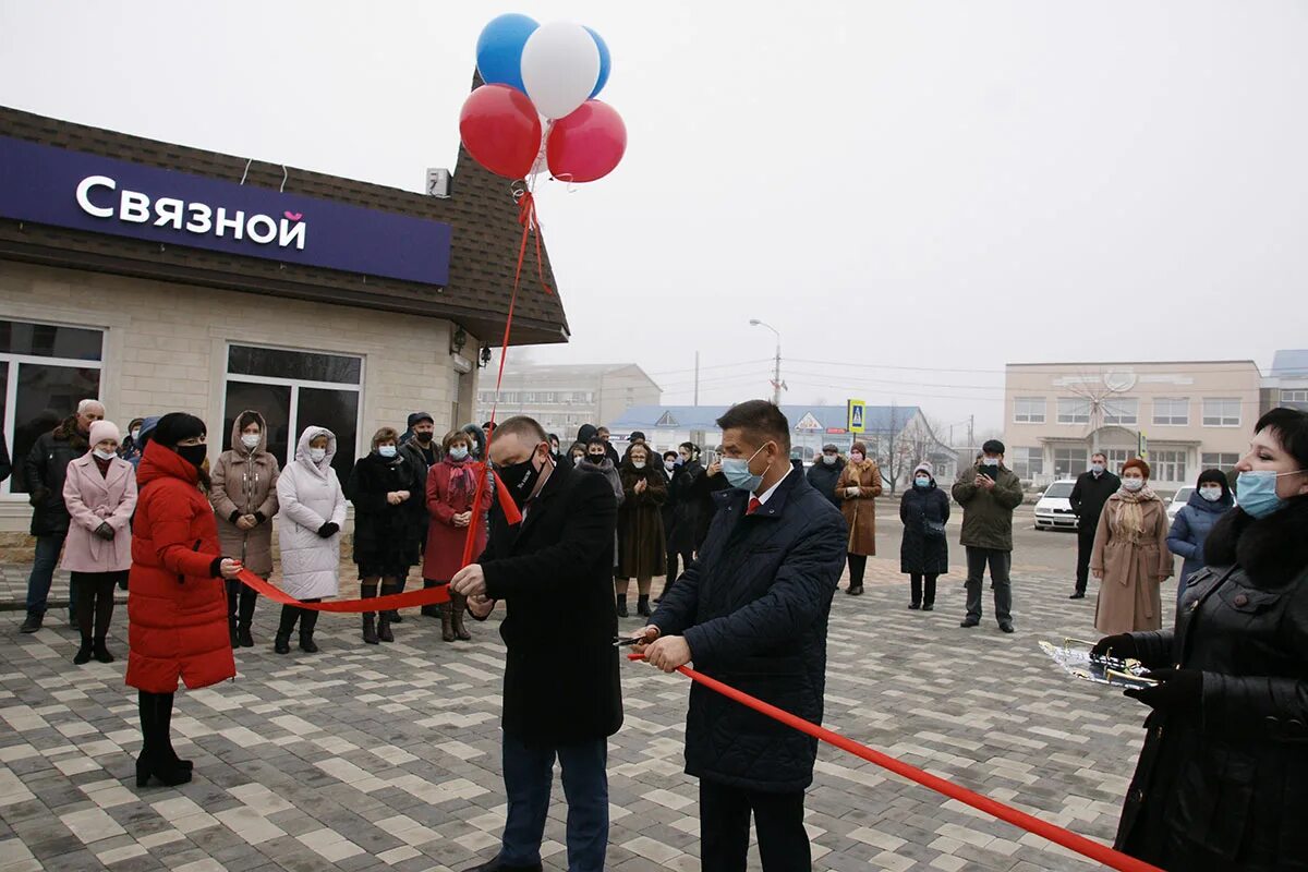 Станица Новопокровская Краснодарский край. Дом культуры директор Новопокровский район Краснодарский край. Краснодарский край Новопокровский район станица Новопокровская. Станица Новопокровская Краснодарский край администрация.