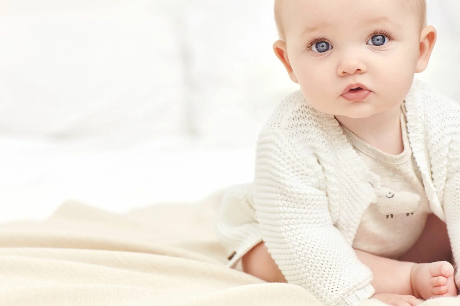 Картерс Babies. Baby banner. Надпись little Baby. Baby Basics. Литл бэйби