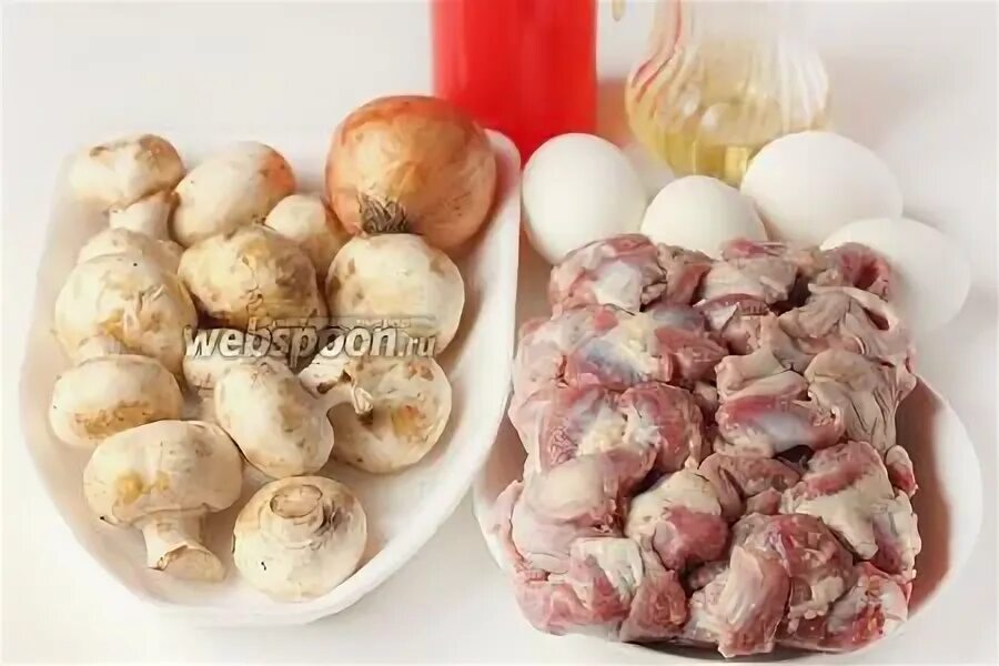 Тушка курицы в сметане. Курица с картошкой и грибами в духовке. Куриное филе с грибами в мультиварке. Куриное филе с шампиньонами в сливках. Шампиньоны к курице.