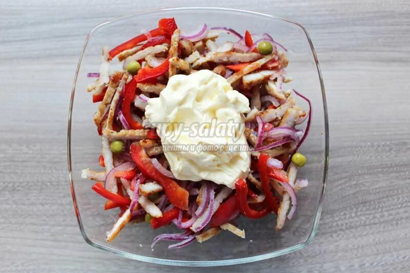 Салат кояш. Салат с говядиной и овощами без майонеза. Салат мясной дворик. Европейский мисной мой мясной салат. Салат кавказский с говядиной и болгарским перцем.