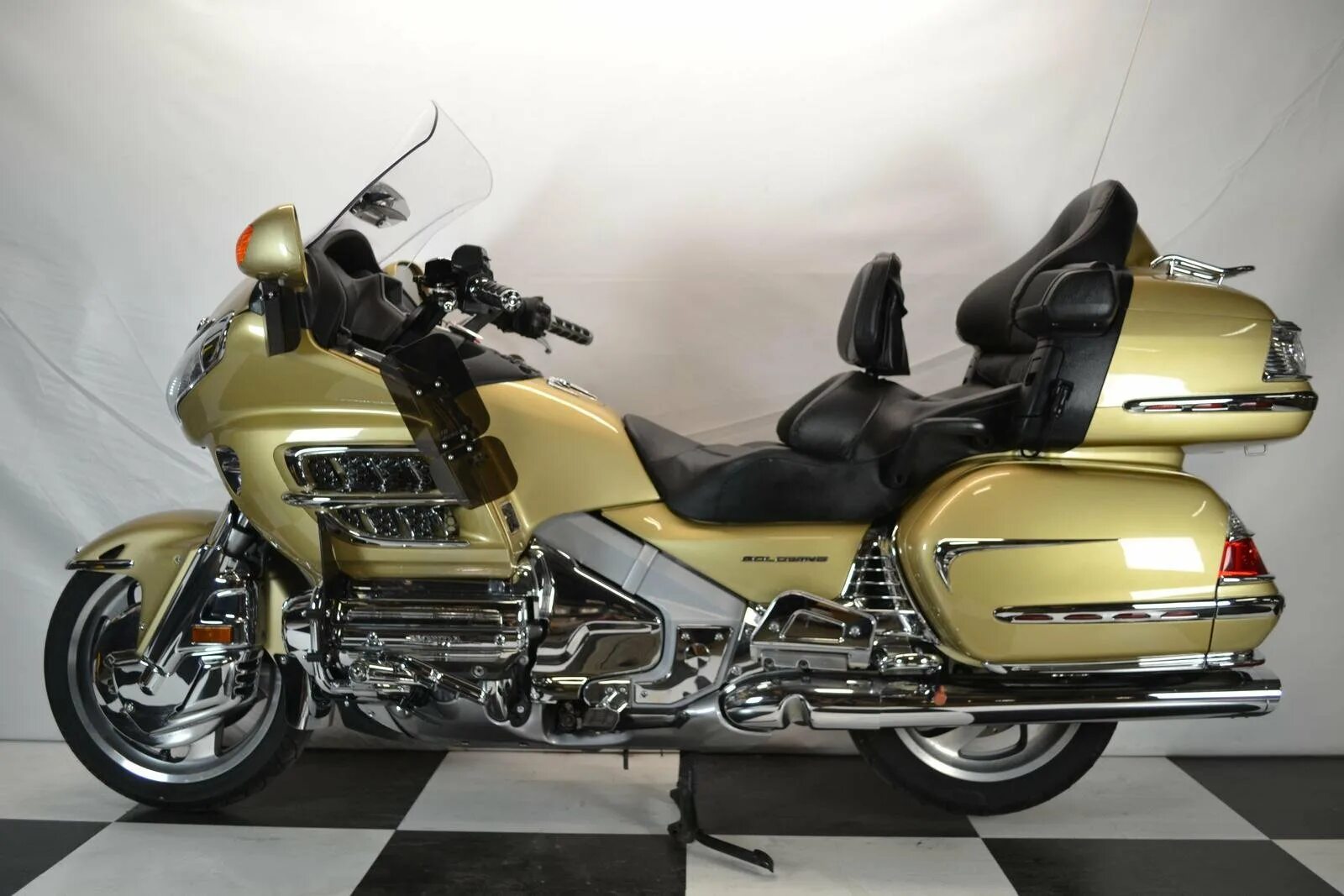 Хонда Голд Винг 1800. Honda Gold Wing. Мотоцикл Honda Gold Wing. Мотоцикл Honda Голд Винг. Голд мотоцикл купить