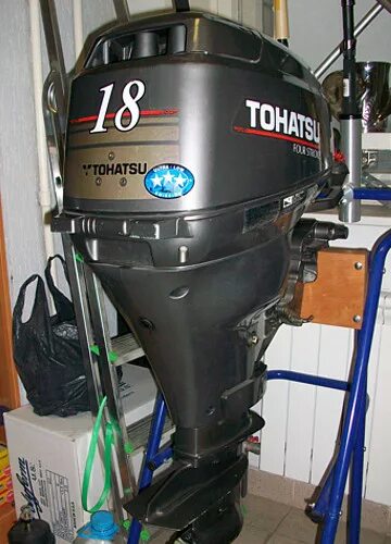 Лодочный Tohatsu мотор 4т белый. Лодочный мотор Тохатсу 18. Лодочный двигатель Tohatsu 40 2010 год. Ямаха 120 Лодочный мотор.