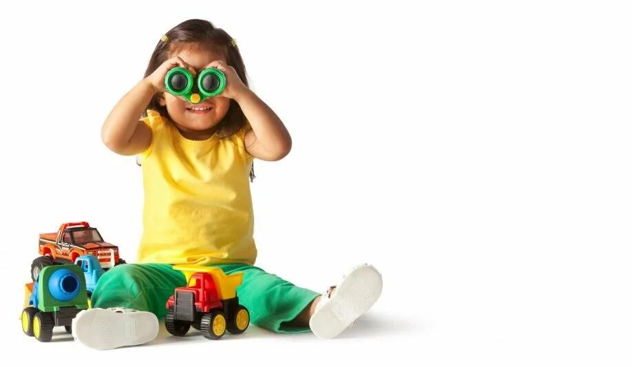 Разнообразие игрушек. Детские игрушки. Отдам детские игрушки. Малыши играют. Раздал детям игрушки.