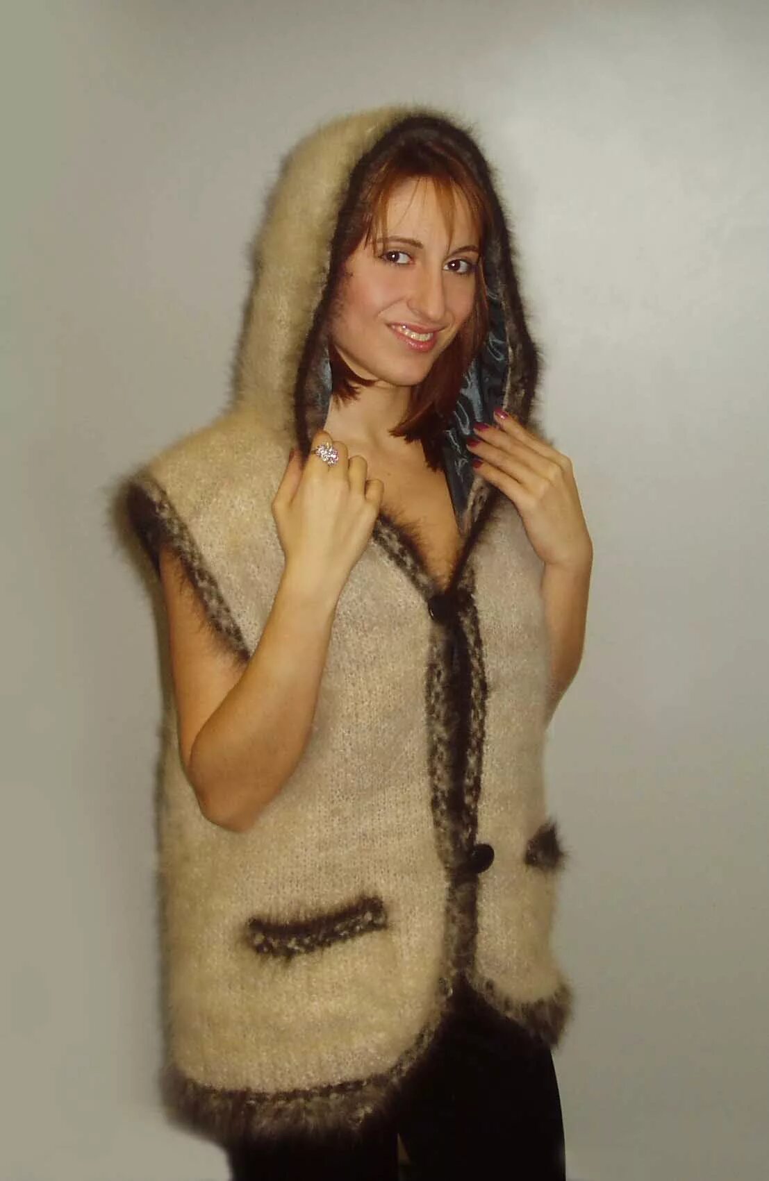 вязаный пояс из собачьей шерсти. вещи из собачьей шерсти. шали из шерсти собак. платье из собачьей шерсти. из собачьей шерсти.