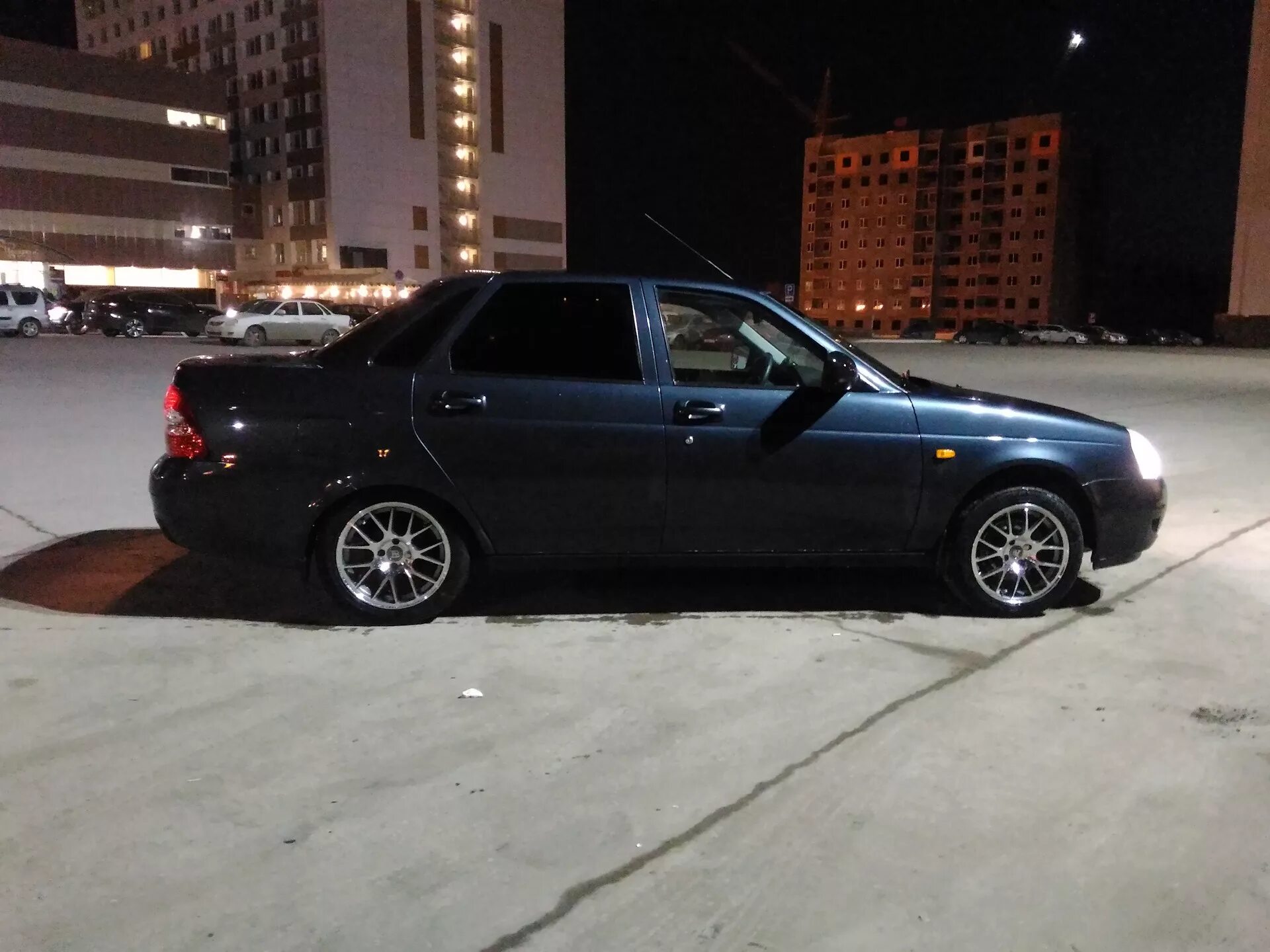 R15 на приору. Приора седан р15. приора седан на дисках р15. приора r15. slik 186 приора.