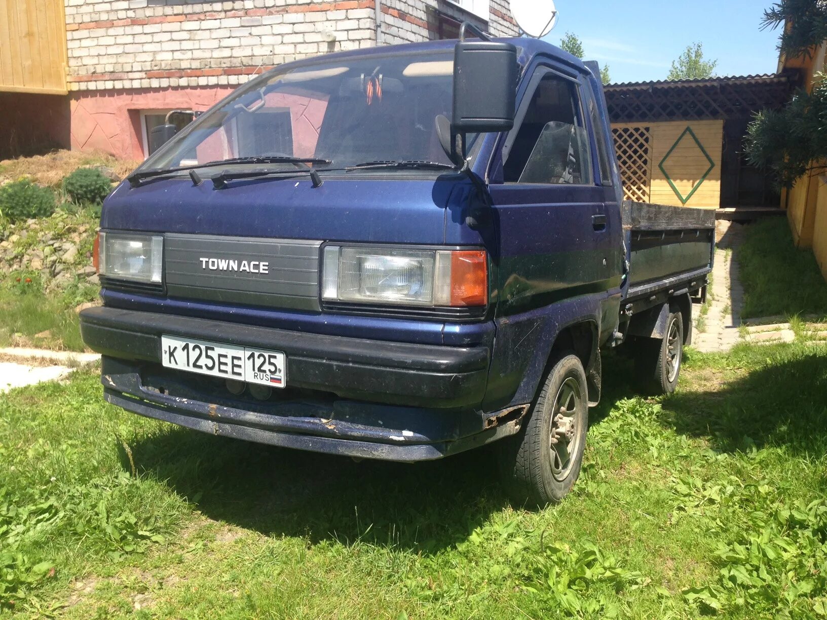 Тойота Таун айс 1988 года. Тойота Таун айс 1991 2х Кабинный грузовик. Кабина Toyota Town Ace. Тойота Таун айс бортовой грузовик.