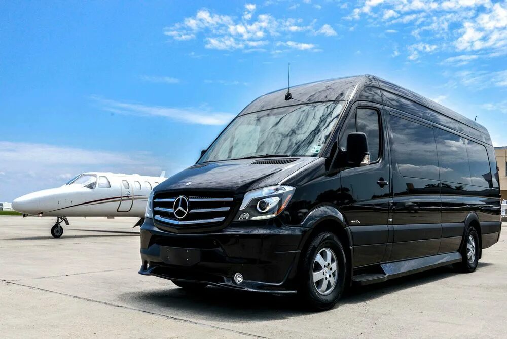 Mercedes sprinter цена. Мерседес Бенц Спринтер. Мерседес Бенц Спринтер пассажирский. Mercedes-Benz-Sprinter-Sprinter. Мерседес Бенц Спринтер микроавтобус.