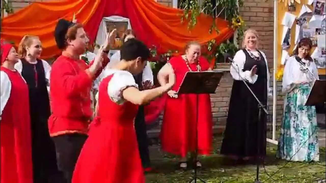Песню на горе совхоз. На горе колхоз под горой. на горе совхоз. нa горе колхоз под горой совхоз. песня на горе колхоз под горой совхоз.
