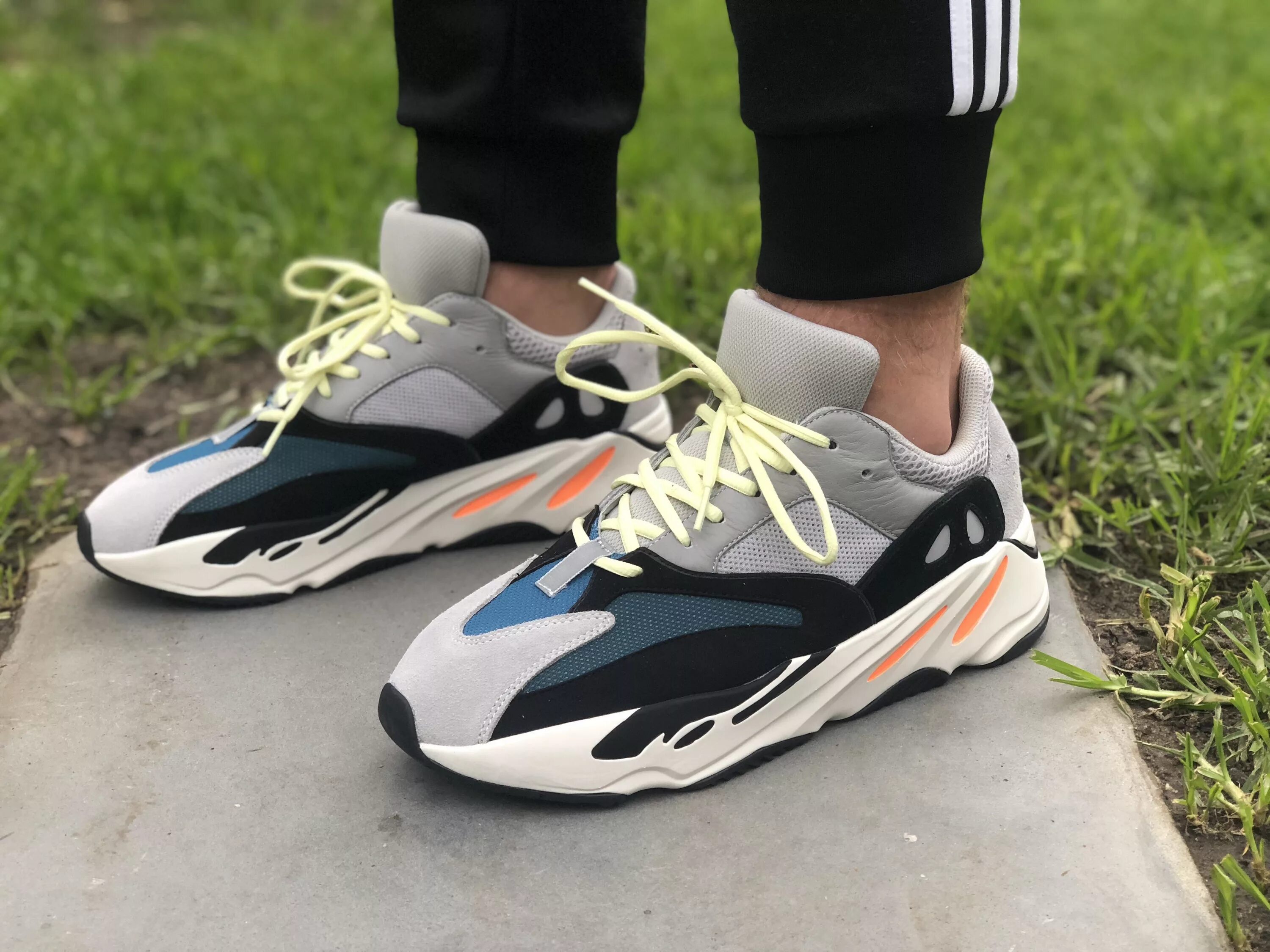 Adidas Yeezy 700 Wave Runner. Кроссовки adidas Yeezy Boost 700. Adidas Yeezy Boost 700 v1. Adidas Yeezy Boost 700 Wave Runner. Изи буст 700 v2 би изи