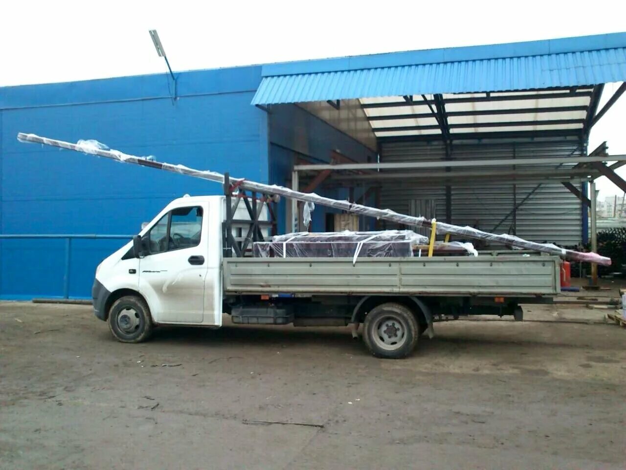 перевозка досок на газели. легковой прицеп перевозим метал 6 метров. перевезти груз метров. перевезти груз метров. газель борт 6 метров.