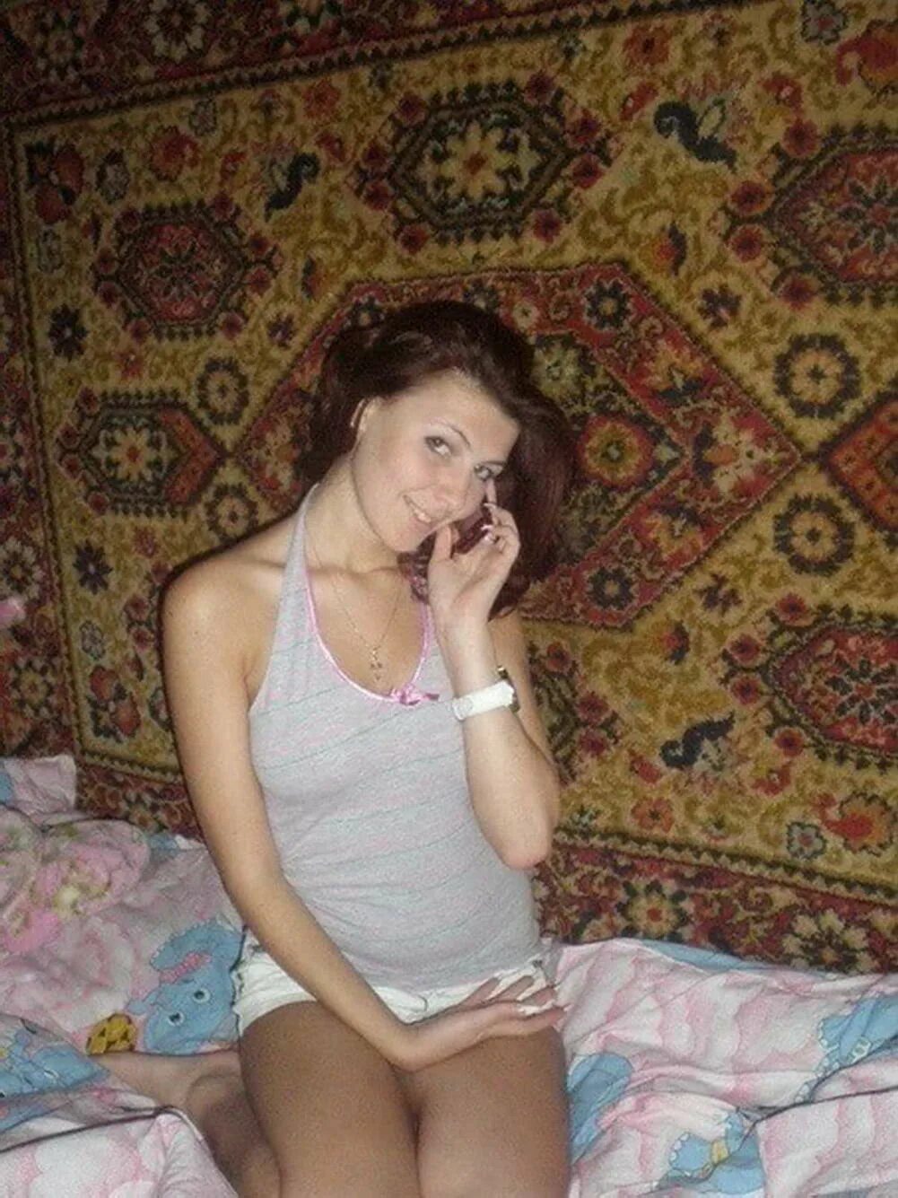 Маленькая домашние личные. Девочки домашнее. Красивые девушки из социальных сетей. Маленькие домашние девочки. Маленькая домашние личные.