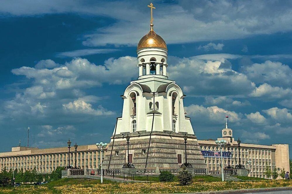 Каменск-уральский ночной город. Храм-часовня александра невского. Свято-троицкий собор каменск-уральский. Часовня каменск-уральский. Каменск уральск уральский.