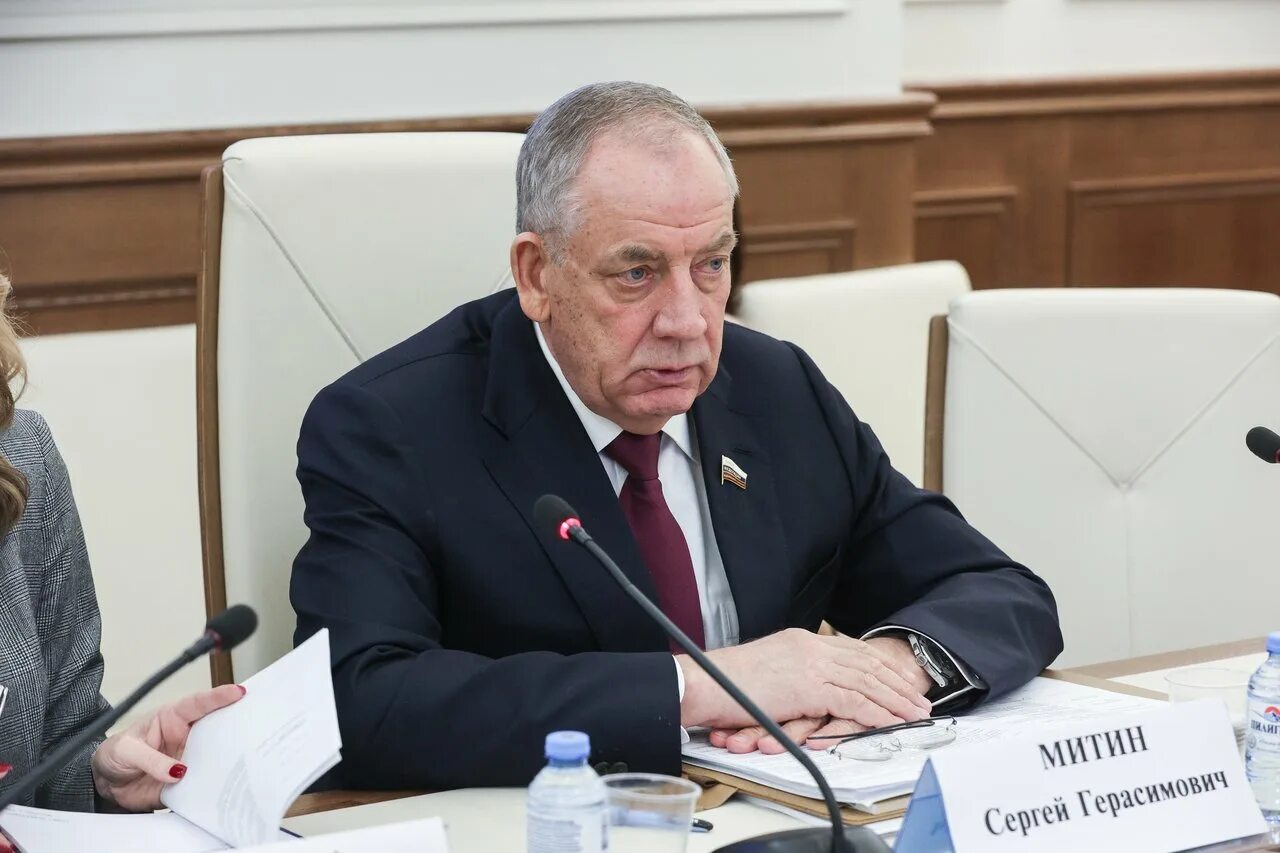 Митин сенатор. Митин сенатор