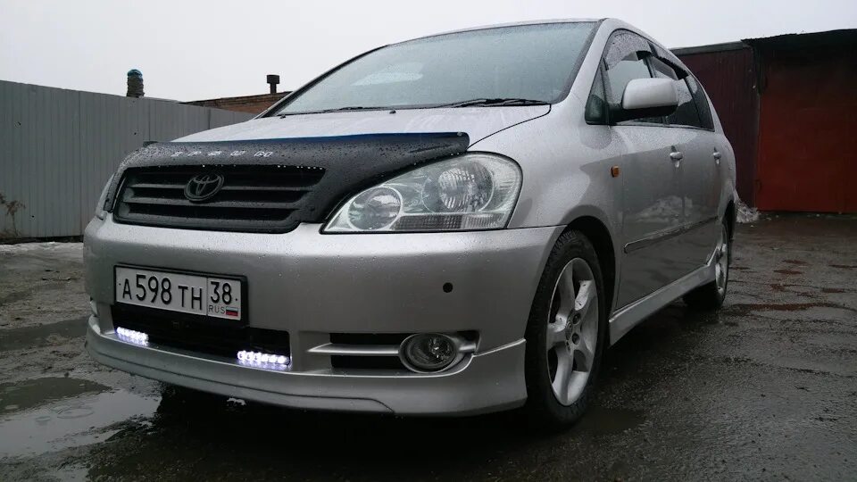 Тойота Ипсум 2001 асм21. Обвес Toyota ipsum acm21. Тойота Ипсум 21 кузов. Ипсум АСМ 21 ходовые огни.