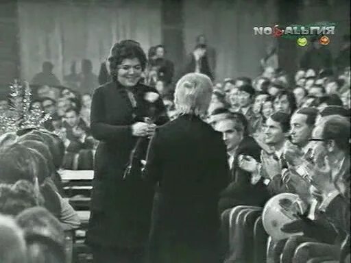 Майя кристалинская полынь. Майя владимировна кристалинская. Майя кристалинская могила. Майя владимировна кристалинская. Майя кристалинская.
