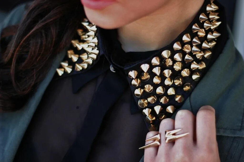 Элементы декора для футболки. Эполеты алиэкспресс. Металлическая бижутерия. Красивое колье. Украшения для пиджака.