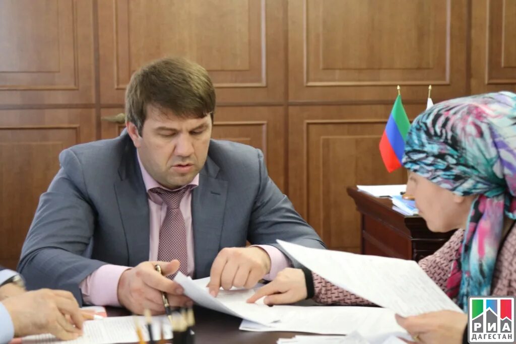 Коллегия министерства труда и социального развития рд. Ул абубакарова 117 махачкала. Минтруд дагестан. Расул министр труда. Фото минтруда дагестана.