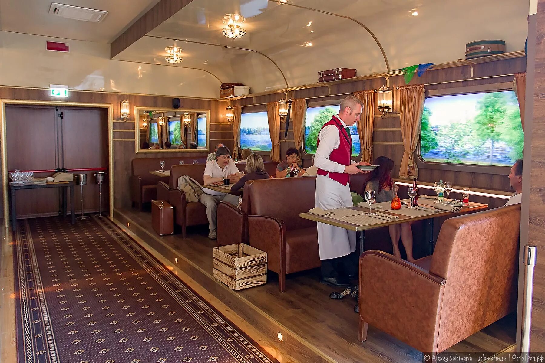 Dining car. Вагон ресторан. Поезд кафе. Вагон-ресторан в поезде. Вагонный ресторан.