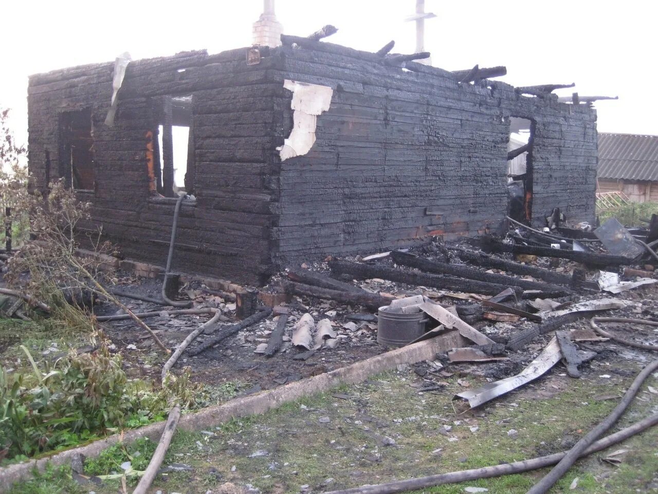 Где сгорел валдберис. Пожар в Тверской области Селижаровского района. Пожар в Селижарово. Пожары в Селижаровском районе. Деревня гора Селижаровского района.