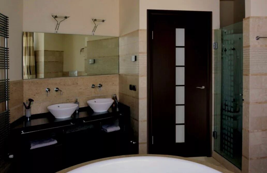 Недорогие двери в ванную комнату. Двери в ванную и туалет 600х2000. Двери для ванной комнаты. Дверь для ванной комнаты и туалета. Межкомнатные двери в ванную.