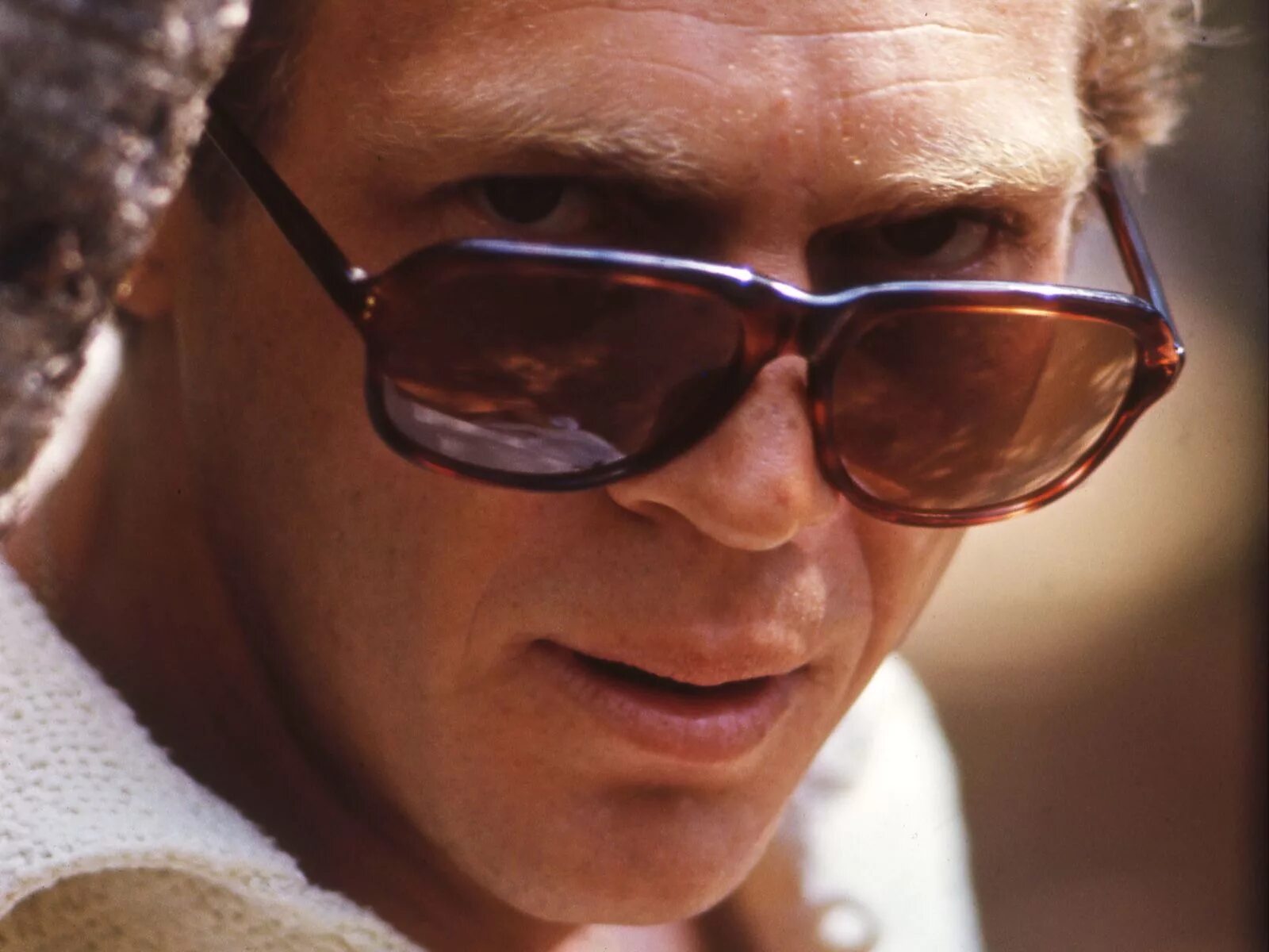 Стив маккуин. Стив маккуин очки. persol steve mcqueen. стив маккуин 1980.