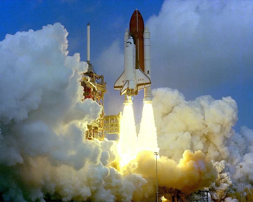 Первый космический челнок. Спейс шаттл Колумбия 1981. Спейс шаттл космический корабль. Спейс шаттл Колумбия. Спейс шаттл Колумбия катастрофа.