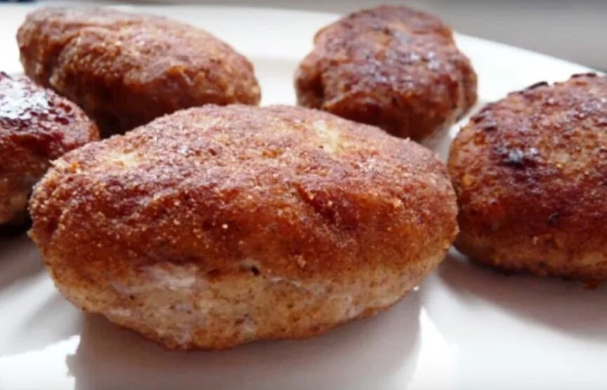 школьные котлеты. советские школьные котлеты. котлеты в советских столовых. микояновские котлеты. школьные куриные котлеты.