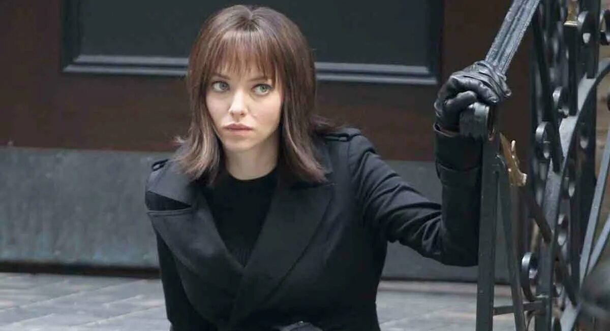 Анон фильм. Ано нн. Фильм анон 2017. Клайв оуэн анон. Аманда сейфрид в фильме анон.