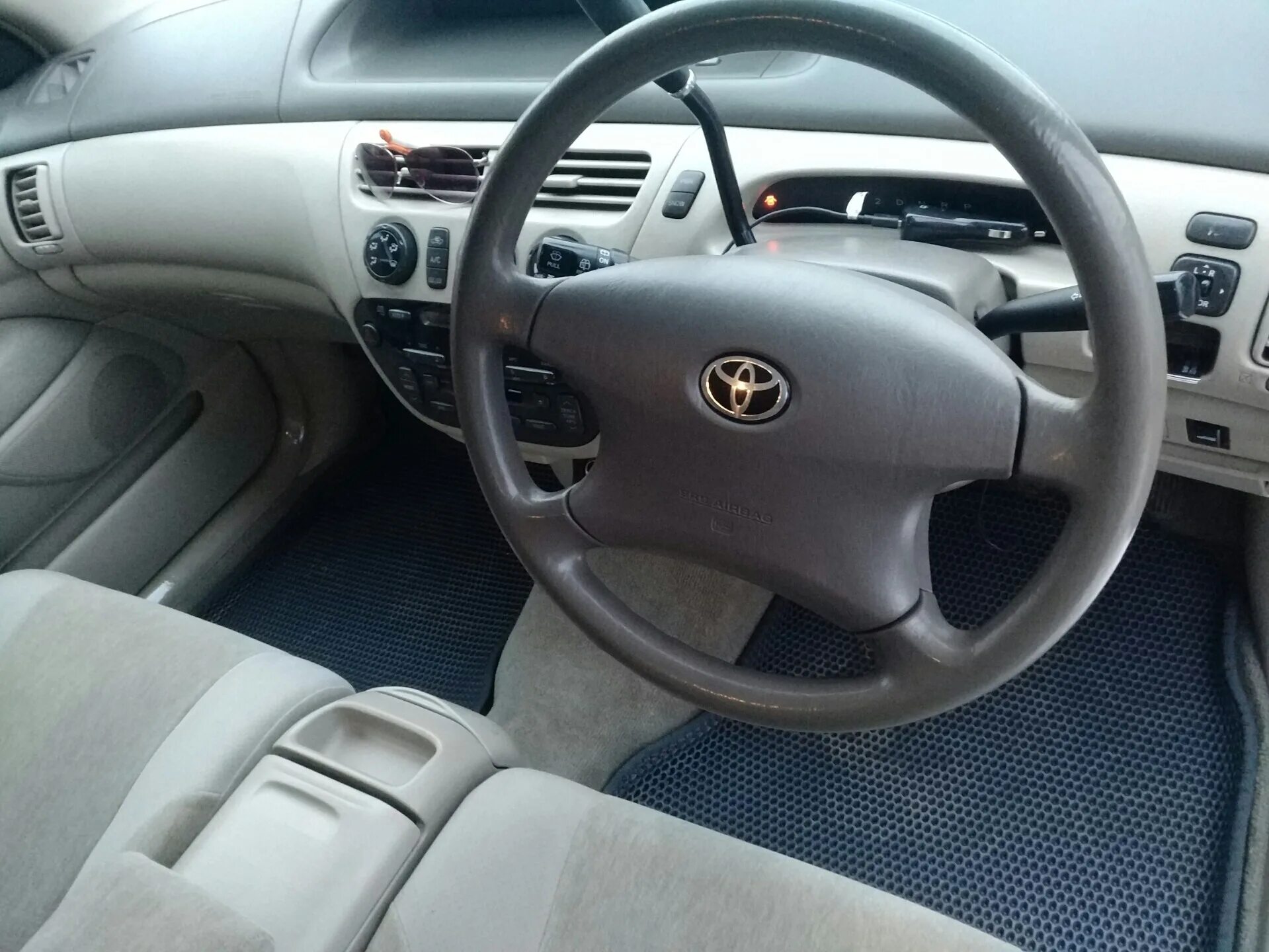 Тойота виста ардео 2000. Toyota vista ardeo 1999 салон. Toyota vista ardeo салон. Виста ардео салон кожа. Тойота виста ардео.