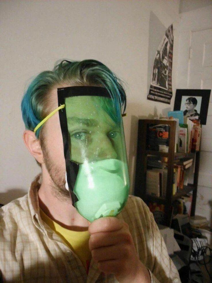 Кустарный противогаз. Противогаз узс 3d model. Как сделать респиратор. Респиратор из бутылки. Респиратор из подручных средств.