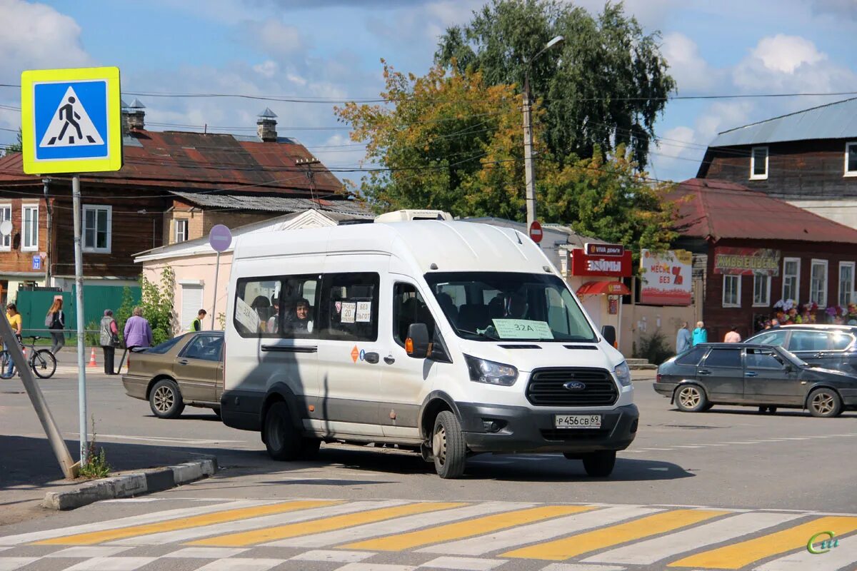 Автобус торжок тверь. Электричка до ржевского мемориала. Автобус торжок тверь сегодня. Торжок автобусы. Автовокзал торжок.