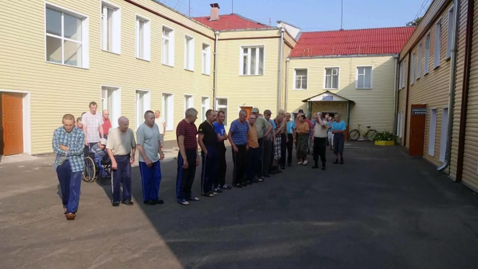 Брянский интернат. Психоневрологический диспансер трубчевск. трубчевский психоневрологический интернат кветунь. психинтернат брянская область пни. трубчевский психоневрологический интернат воровского.