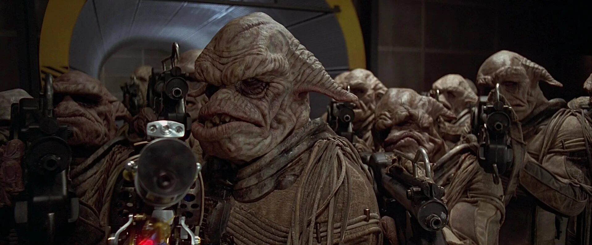 Р пятый элемент. Пятый элемент фильм 1997 зорг. Жан-батист эмануэль зорг - “пятый элемент” (1997). Пятый элемент фильм 1997 олдман. Гэри олдман пятый элемент.