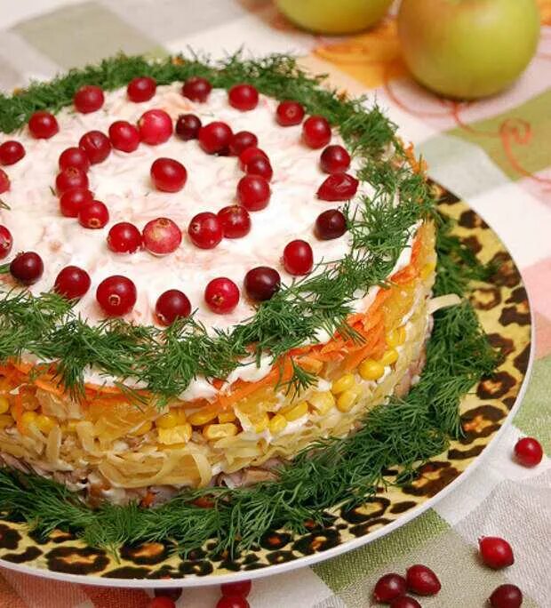 Красивый и вкусный салат на новый год. Недорогие праздничные салаты на новый год. Вкксныесалатынановый год. Простенькие салаты на новый год