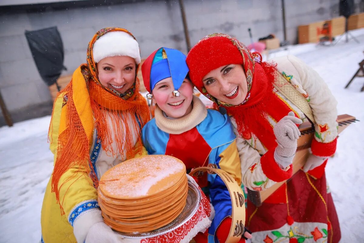 Масленица в каких парках москвы. Масленица. Масленица блины гуляния. Масленица в России. Праздничные гуляния на Масленицу.