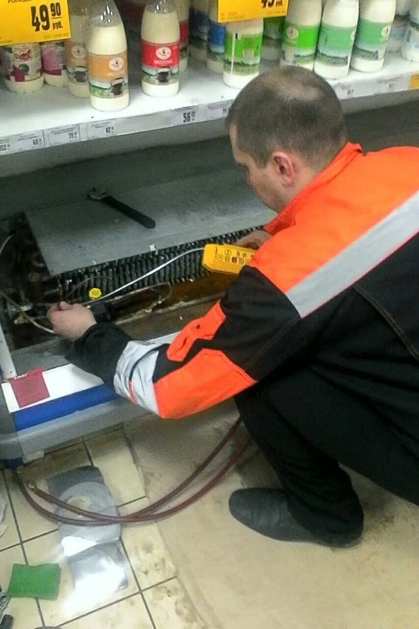 монтаж оборудования. инженер холодильного оборудования. ремонт торговой техники. монтаж производственного оборудования. монтаж холодильного оборудования.