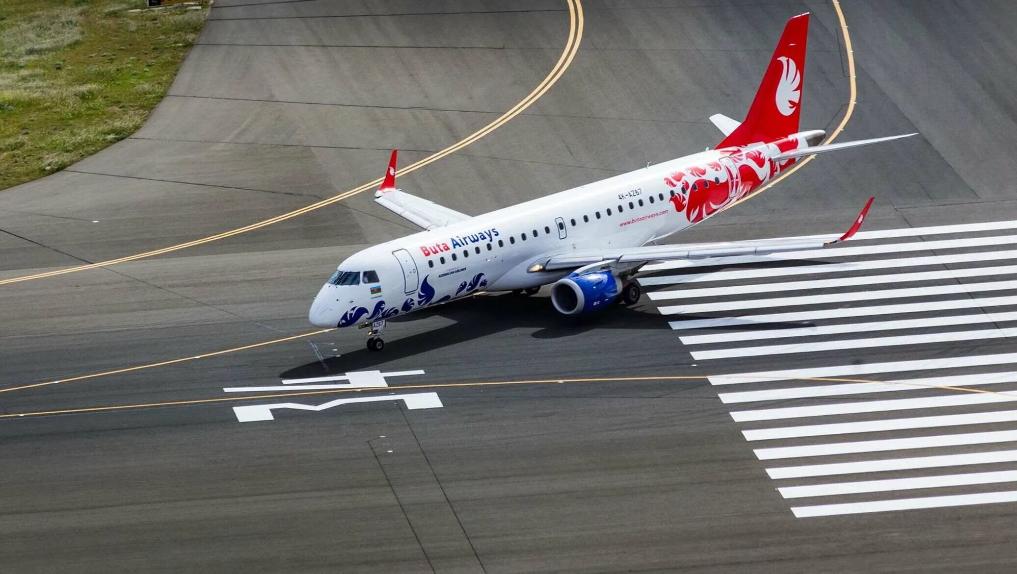 Самолет грузи. Бута Эйрлайнс. Авиакомпания buta Airways. Самолёты Georgian Airways. «Buta Airways» Баку Душанбе.