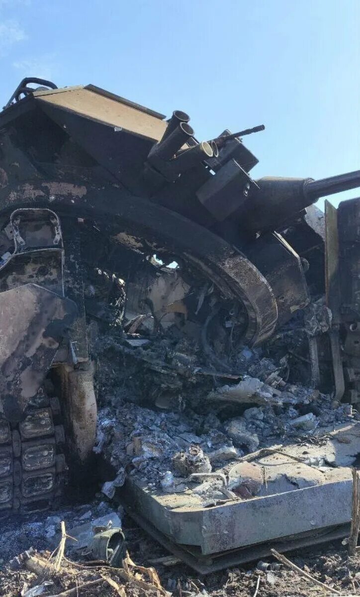 Кадры подбитой техники. Подбитые БМП m2a2 Bradley.