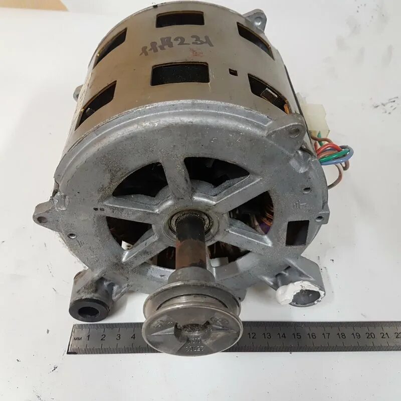 Двигатель асинхронный от стиральной машины ардо. Двигатель стиральной машины lg 10492n. Асинхронный мотор sole type 20572655. Электромотор стиральной машины занусси. Мотор для стиральной машины indesit ariston c00046626.