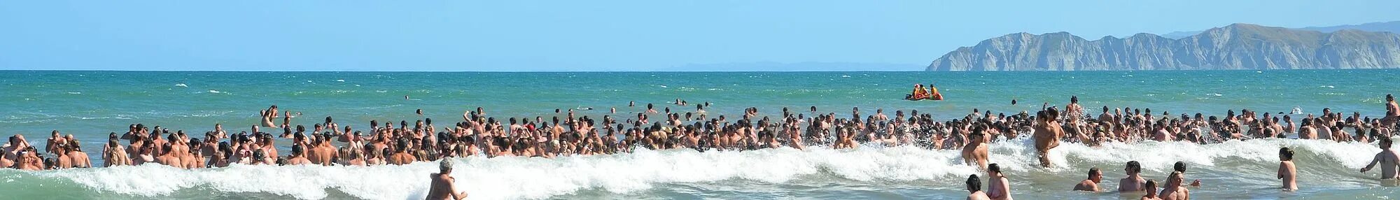 Остров миконос натуристский курорт. Нудийский пляж в москве. Жизнь нудистов видео. Нуддиские семьи в европе. Жизнь нудистов видео.