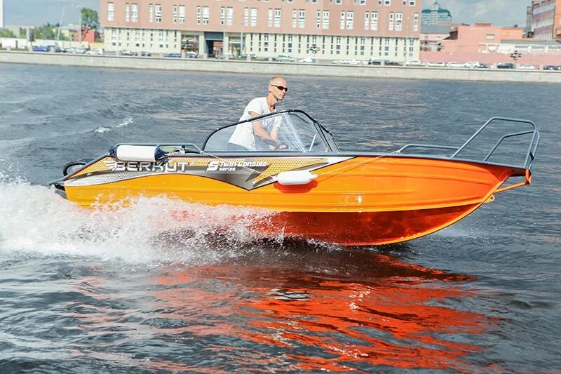 Катер без. Катер wally power 75 сбоку. Катер ums 600 pl. Катер на белом фоне. Катер без капитана спб.