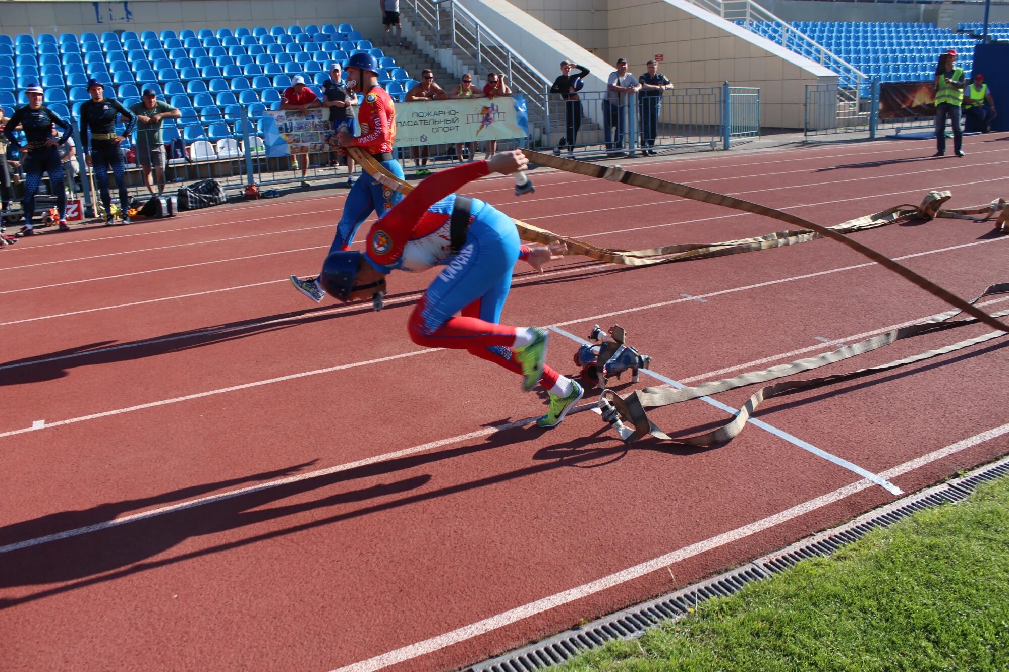 H sport. Курск пожарно спасательный спорт. Тренировка по пожарно спасательному спорту. Спорт в Магнитогорске пожарно спасательный. Майкоп пожарно спасательный спорт.